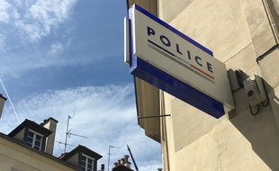 Un poste de police. (Illustration)