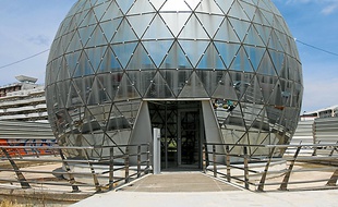 L'entrée de la Géolide (8e).