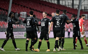 Après leur victoire à Brest ce dimanche, les Rennais restent toujours accrochés au wagon européen.