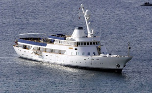 Le Paloma, palace de luxe flottant de 65mètres de long, appartient au milliardaire français Vincent Bolloré depuis 2003.