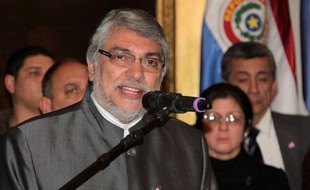 Le gouvernement du nouveau président du Paraguay, Federico Franco, qu'aucun pays étranger n'a encore reconnu, va s'efforcer d'imposer sa légitimité après la destitution vendredi du président Fernando Lugo qui a appelé dimanche à "manifester pacifiquement" contre son éviction expresse par un vote du Congrès.