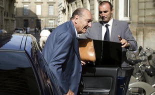 Jacques Chirac à son arrivée à son bureau parisien le 1 septembre 2011