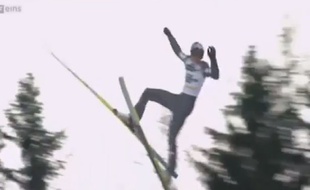 Thomas Morgenstern lors de sa chute à Kulm (Autriche), le 10 janvier 2014.