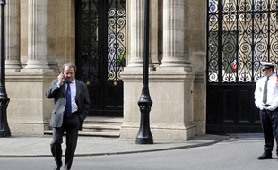 Pierre Charon devant l'Elysée, le 24 novembre 2010.
