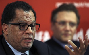 L'organisateur du Mondial 2010 en Afrique du Sud, Danny Jordaan, est visé par des accusations d'agression sexuelle.