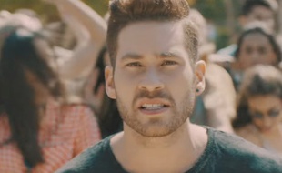 Imri, candidat d'Israël à l'Eurovision 2017.