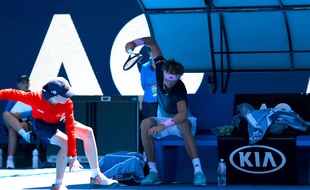 Alexandre Zverev s'apprête à dire adieu à son outil de travail.
