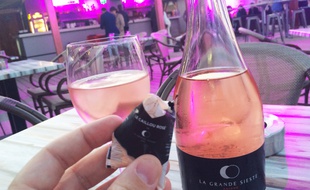 Les glaçons du domaine de la Grande sieste ne dénaturent pas le vin rosé.