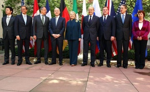 Les ministres des Affaires étrangères du G8 menaient mercredi d'intenses discussions à Washington pour tenter d'apporter des solutions aux maux de la planète, crise syrienne en tête, mais également au programme nucléaire iranien controversé et à la fusée nord-coréenne.
