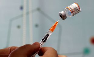 Une dose de Pfizer/BioNTech contre le Covid-19.