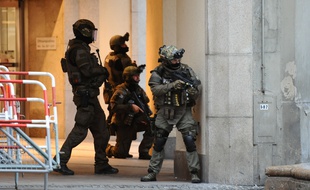Des policiers d'élite allemands en intervention après la fusillade de Munich