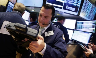 Illustration d'un trader à la bourse de New-York.