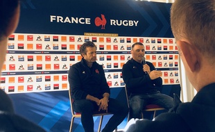 Fabien Galthié et Raphaël Ibanez face à la presse.