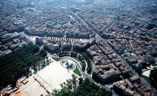 Illustration de la place des Quinconces et de ses alentours.