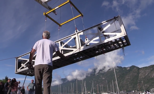 La pirogue de l'époque carolingienne a été extraite du lac du Bourget.