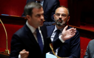 Olivier Véran, ministre de la Santé, et Edouard Philippe, Premier ministre, à l'Assemblée.