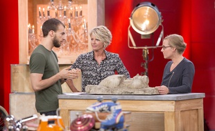 Sophie Davant (au centre) dans «Affaire conclue», une émission diffusée sur France 2.