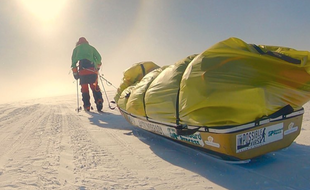 Colin O’Brady est le premier a réussir la traversée de l'Antarctique en solo et sans assistance.