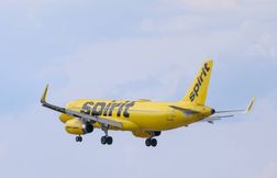 Un adolescent arrêté après une blague sur une bombe dans un avion en Florid…