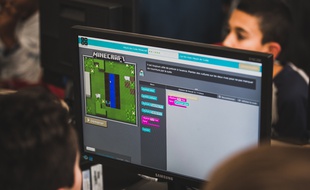 La semaine Hour of Code, du 5 au 11 décembre, est l'une des initiatives dédiées à sensibiliser les enfants à la programmation