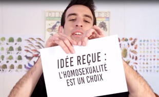 Les préjugés sur l'homosexualité persistent... Heureusement, Max Bird est là !