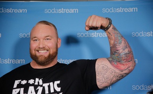 L’acteur islandais Hafthor Julius Björnsson connu pour son rôle de La Montagne dans