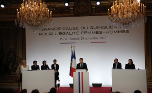 Emmanuel Macron lors de son discours à l'Elysée sur la grande cause du quinquennat pour l'égalité femmes-hommes.