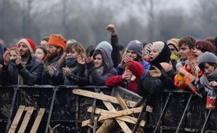 Le "FestiZad", le festival organisé à Notre-Dame-des-Landes par les opposants au futur aéroport nantais, touchait à sa fin dimanche soir, les trois jours de concerts ayant été suivis sans incident notable par "plusieurs dizaines de milliers de personnes", selon les organisateurs, plusieurs milliers, selon les autorités.