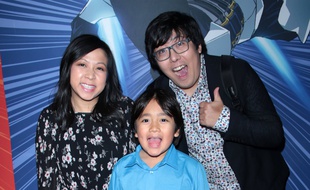 Ryan Kaji, ici avec ses parents, arrive à la première place des YouTubeurs les mieux payés du monde.