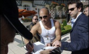 Vin Diesel, qui a remplacé Sylvester Stallone et Arnold Schwarzenegger comme figure numéro un du film d'action, a trouvé un rôle à contre-emploi de mafieux bedonnant dans le dernier long métrage de Sidney Lumet présenté mercredi au festival du cinéma américain de Deauville.