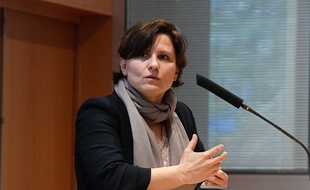 La ministre des Sports Roxana Maracineanu lors d'une visite a l'Ecole Polytechnique sur le thème de la recherche appliquée a la performance sportive, le 1er avril 2019.