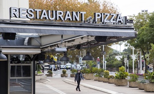 Un restaurant fermé à Cannes, le 30 novembre 2020, en pleine période de confinement contre le Covid-19.
