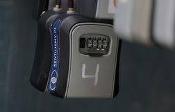 Ils arrachaient les boîtiers à clés pour cambrioler les maisons du Nord