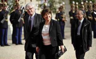 Martine Aubry, qui a annoncé mercredi qu'elle ne serait pas au gouvernement, a affirmé à l'AFP avoir "convenu en bonne entente" avec François Hollande et Jean-Marc Ayrault que cela "n'avait pas de sens qu'(elle) soit au gouvernement".