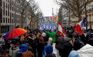 Lors de la manifestation du 3 janvier à Paris pour Cédric Chouviat.