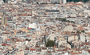 Selon l'Insee, La métropole Aix-Marseille-Provence compte
1 835 700 habitants en 2011.