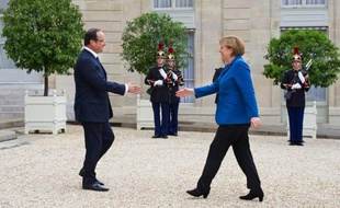 Le scénario inattendu du sommet européen de Bruxelles a illustré la volonté du président français François Hollande de sortir, autant que possible, du traditionnel tête-à-tête franco-allemand pour faire avancer l'Europe, en s'appuyant sur l'Italie et l'Espagne.