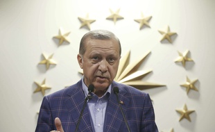 Le président Erdogan s'exprime après les premiers résultats du référendum en Turquie, le 16 avril 2017.