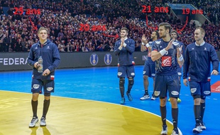 De gauche à droite, Kentin Mahé, Ludovic Fabregas, Nedim Remili et Valentin Porte (avec Tim N'Guessan et Dika Mem cachés derrière), la relève de l'équipe de France de handball.