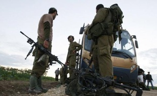 L'armée israélienne a entamé dimanche un retrait progressif de la bande de Gaza après l'instauration d'un cessez-le-feu dans le territoire palestinien, ravagé par 22 jours d'une offensive meurtrière