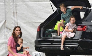Kate, ses enfants (et une voiture).
