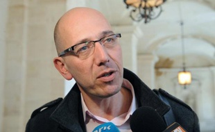L'association Anticor a annoncé dimanche à Marseille qu'elle se constituerait partie civile cette semaine dans le cadre de l'affaire Guérini, pour "représenter la voix des citoyens" du département contre la corruption dans ce dossier.