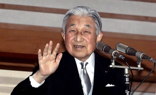 L'empereur du Japon Akihito abdiquera en avril 2019.