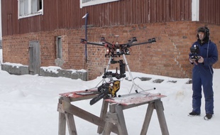 Ils construisent un drone-tronçonneuse ! - Le Rewind (vidéo)