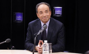 Le numéro un de l'UMP, Jean-François Copé, s'est "étonné" lundi du "silence assourdissant" des socialistes après le maintien par Moody's du triple A de la France alors qu'ils s'étaient "précipités", "François Hollande en tête", pour réagir à la dégradation décidée par SP.