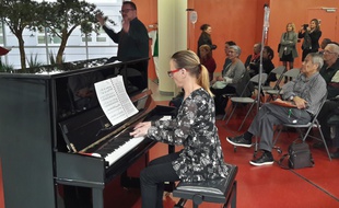 Un piano est désormais en libre-service à l'hôpital de la Timone à Marseille.