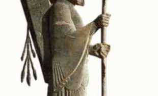 Persepolis-Takhte Djamshid (Prov. Fars, Iran), Palace of Darius I-Tachara (Achemenid, built under Darius I 522-486 BC; completed under Xerxes I).-Lance bearer of the Immortal Guard.-Detail from the relief at the southern staircase.