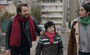 Edouard Baer, Tom Levy et Leïla Bekhti dans La lutte des classes de Michel Leclerc
