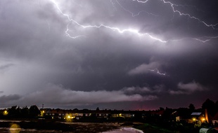 Un orage près de Godewaersvelde, dans le nord de la France, le 19 juillet 2014.