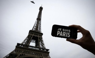 La tour Eiffel à Paris, fermée au public le 14 novembre 2015